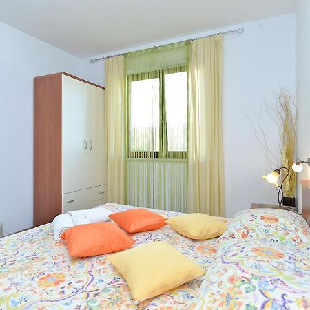Apartment Jadranko 1761 Peroj Bagian luar foto