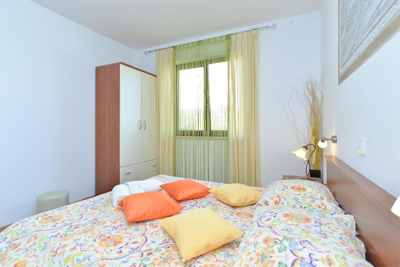 Apartment Jadranko 1761 Peroj Bagian luar foto