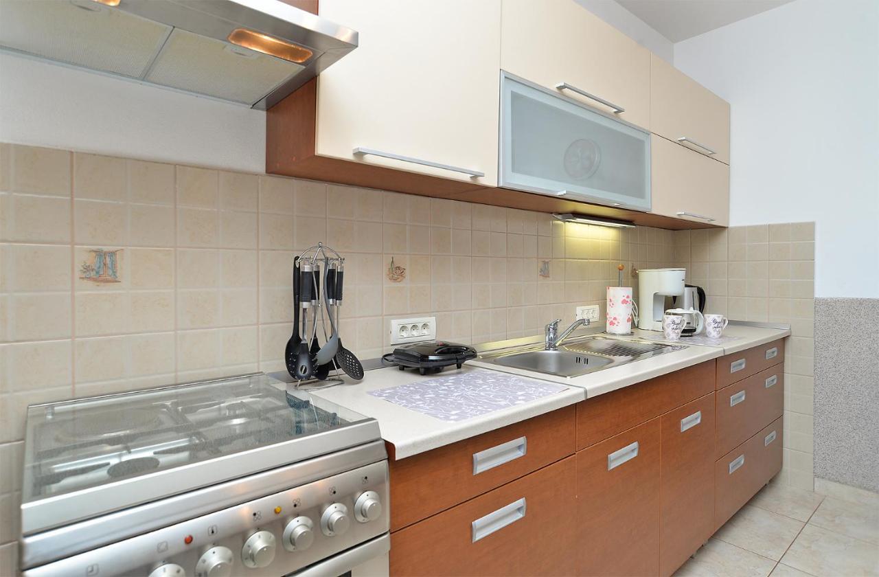 Apartment Jadranko 1761 Peroj Bagian luar foto