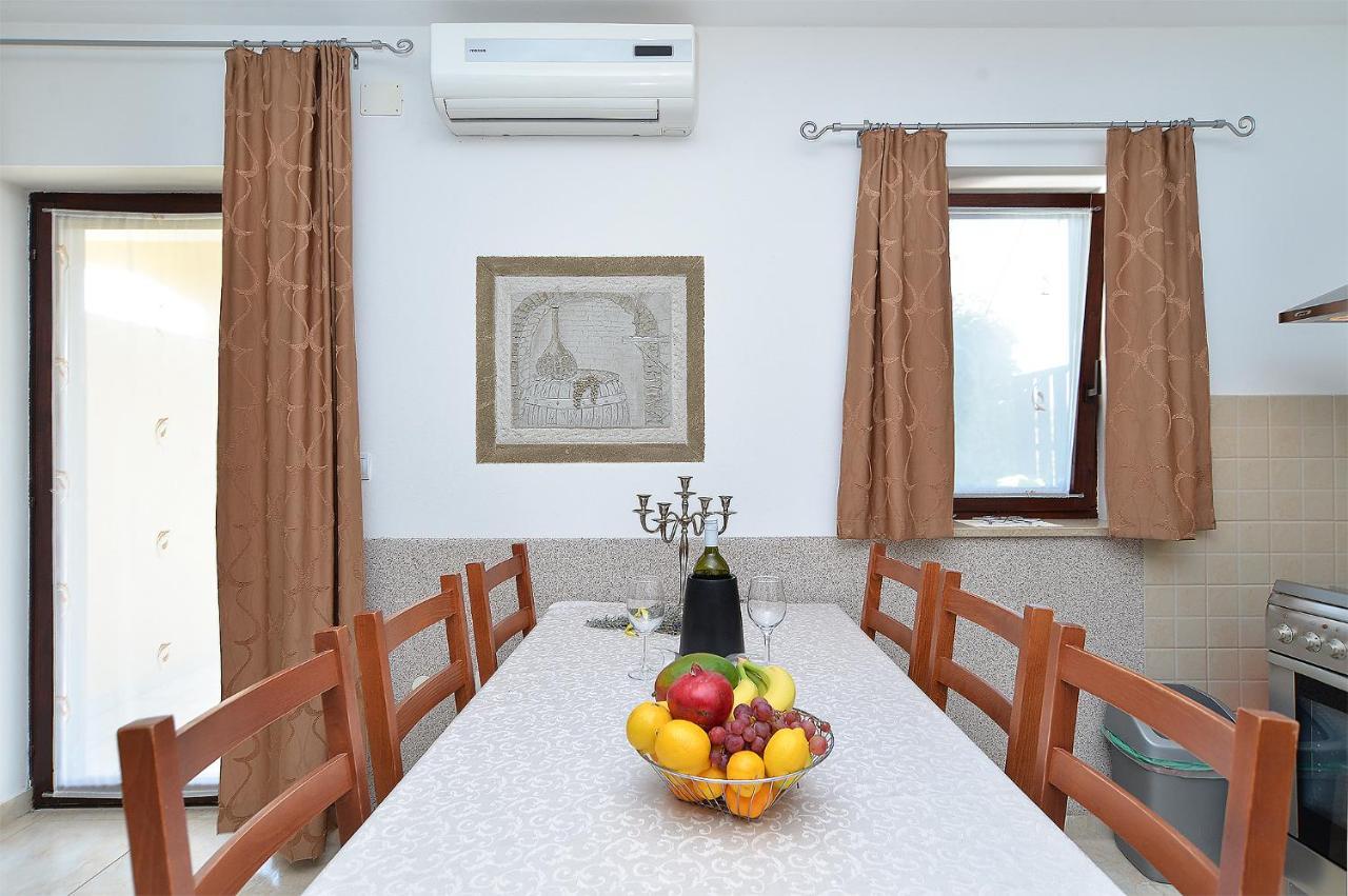 Apartment Jadranko 1761 Peroj Bagian luar foto