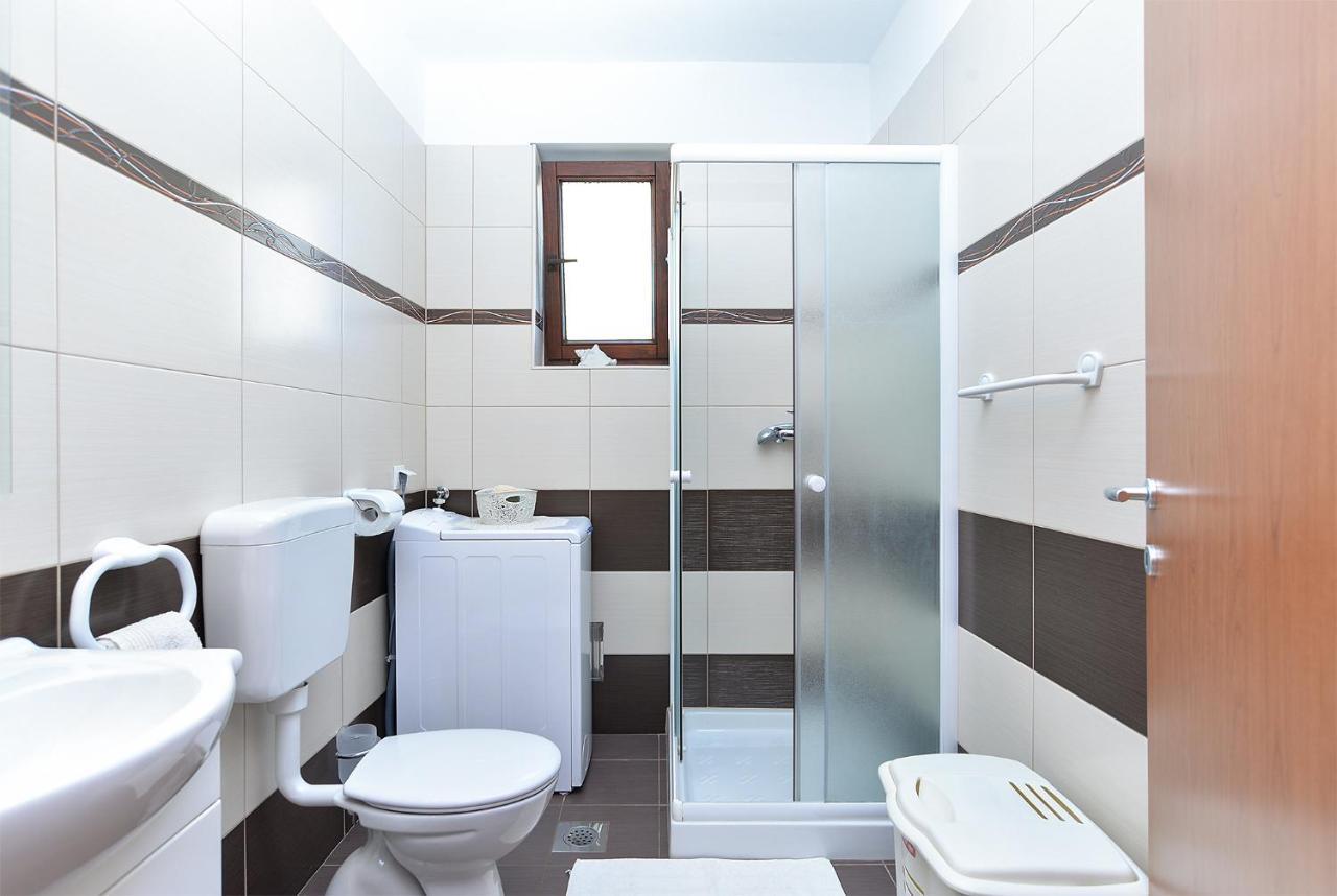 Apartment Jadranko 1761 Peroj Bagian luar foto