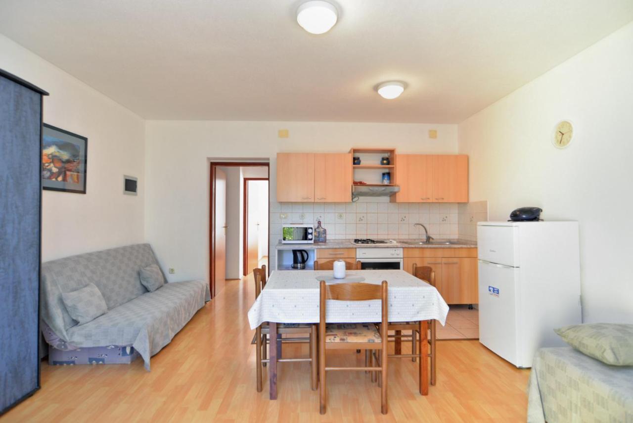 Apartment Jadranko 1761 Peroj Bagian luar foto