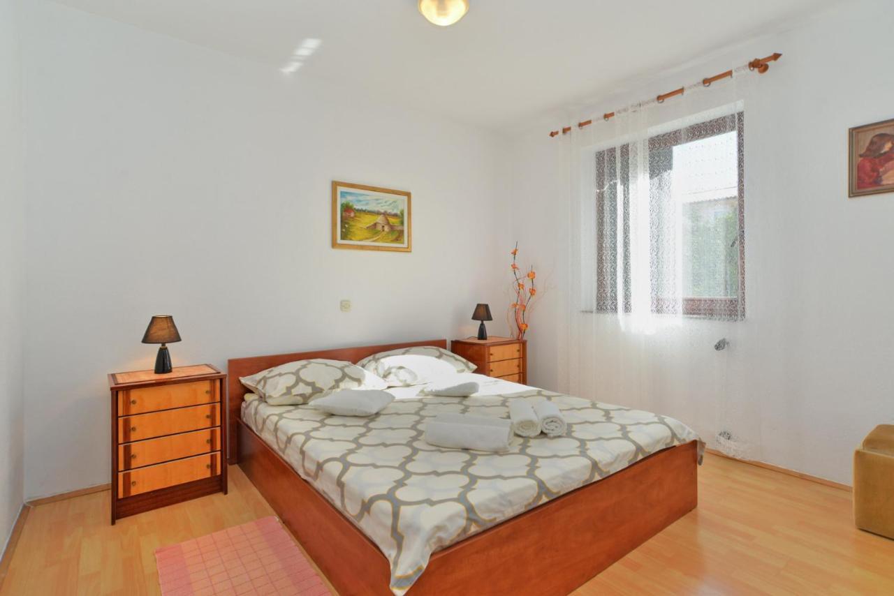 Apartment Jadranko 1761 Peroj Bagian luar foto