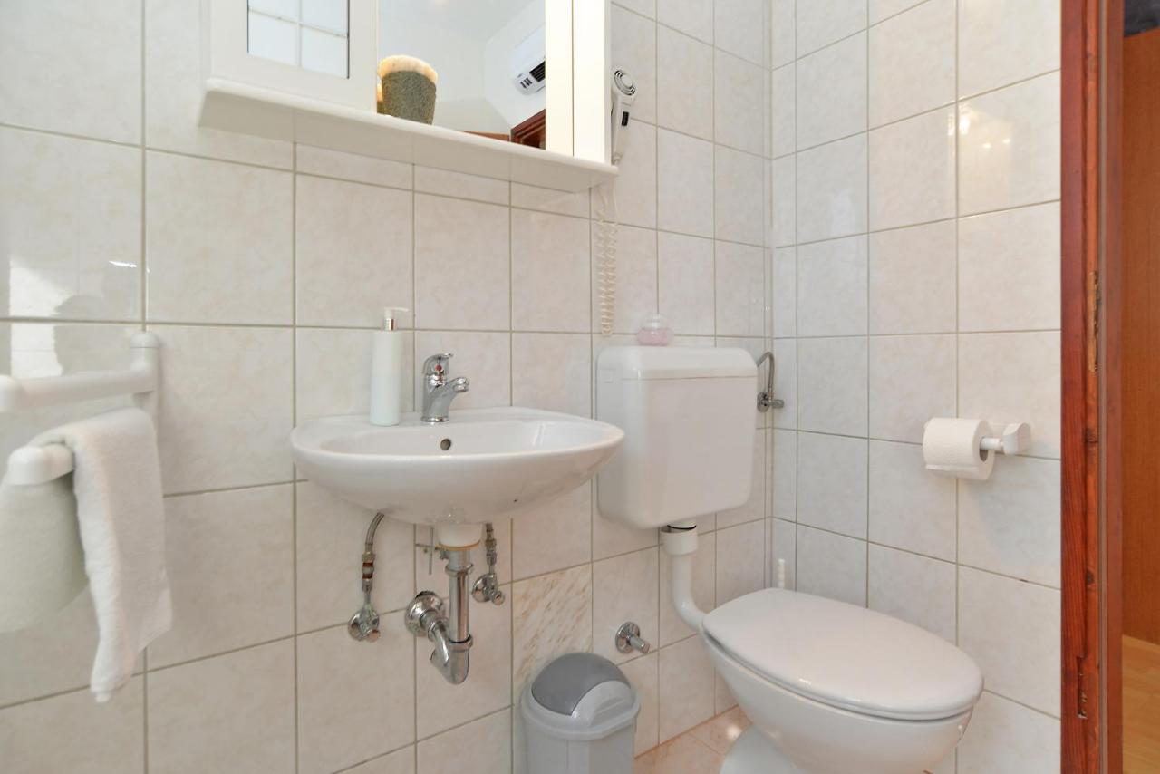 Apartment Jadranko 1761 Peroj Bagian luar foto