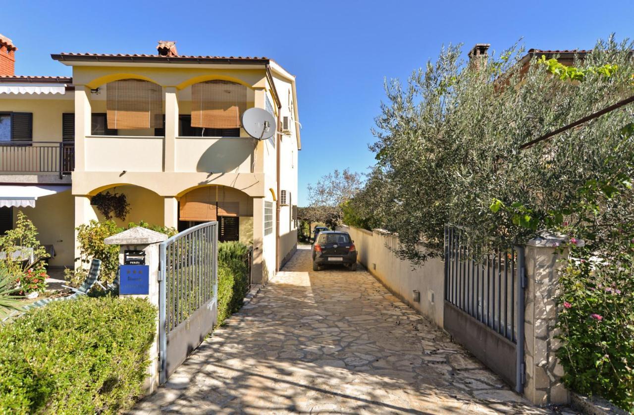 Apartment Jadranko 1761 Peroj Bagian luar foto